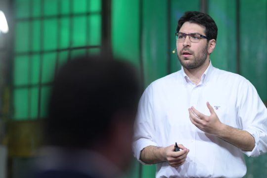 Καρχιμάκης για τον ξαφνικό θάνατο του «Σπίτι μου ΙΙ»: «Επιτελικό φιάσκο, στέγαση edition»